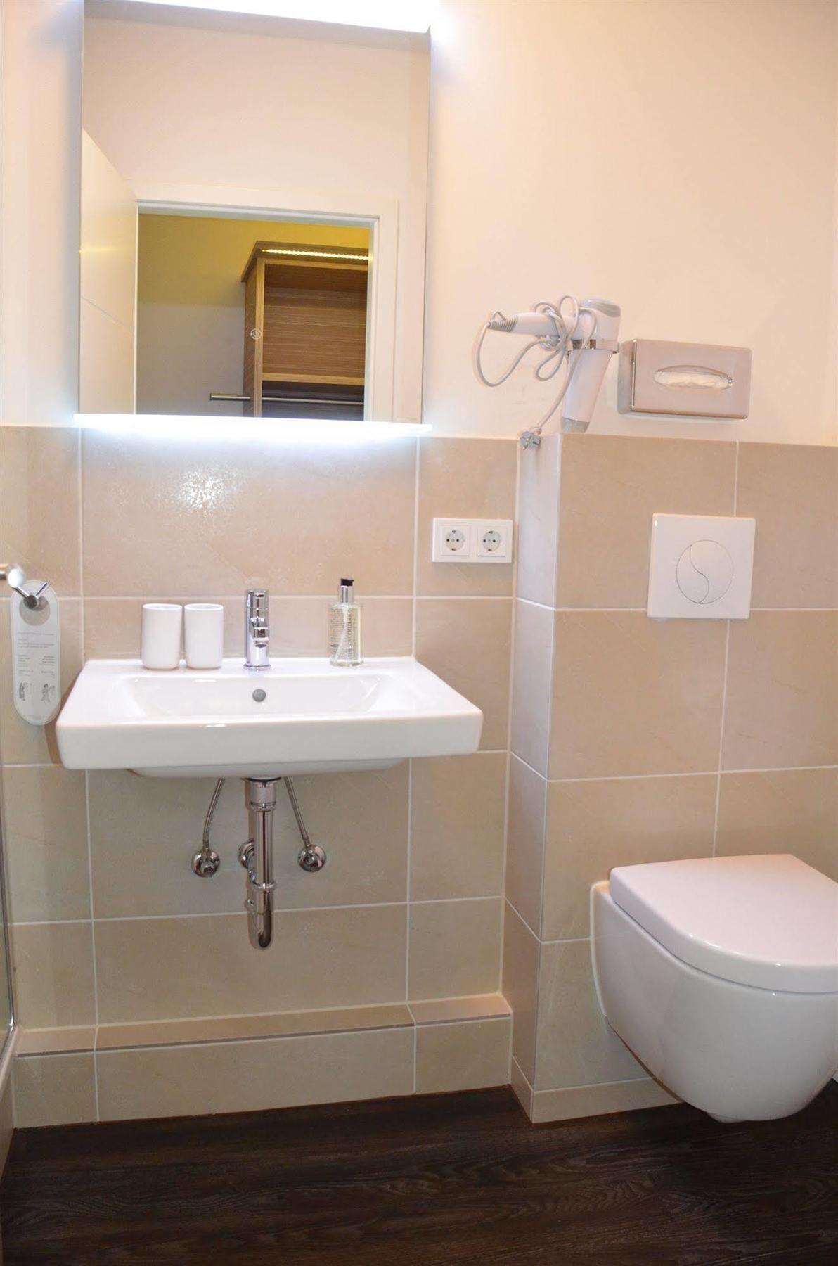 My Apartment Hotel Hamburg Bagian luar foto